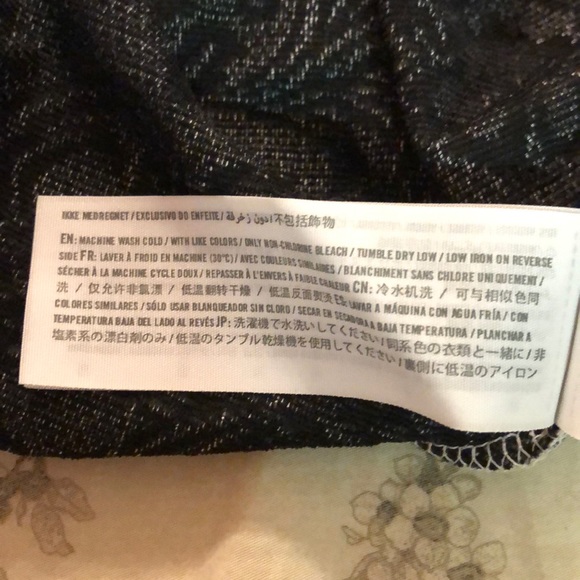 Sleeveless A line dress - Picture 6 of 8